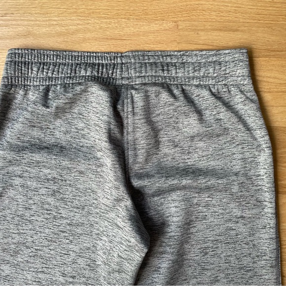 Under Armour Cold Gear Gray Loose Fit Joggers Size Medium Excellent Condition - Picture 6 of 9